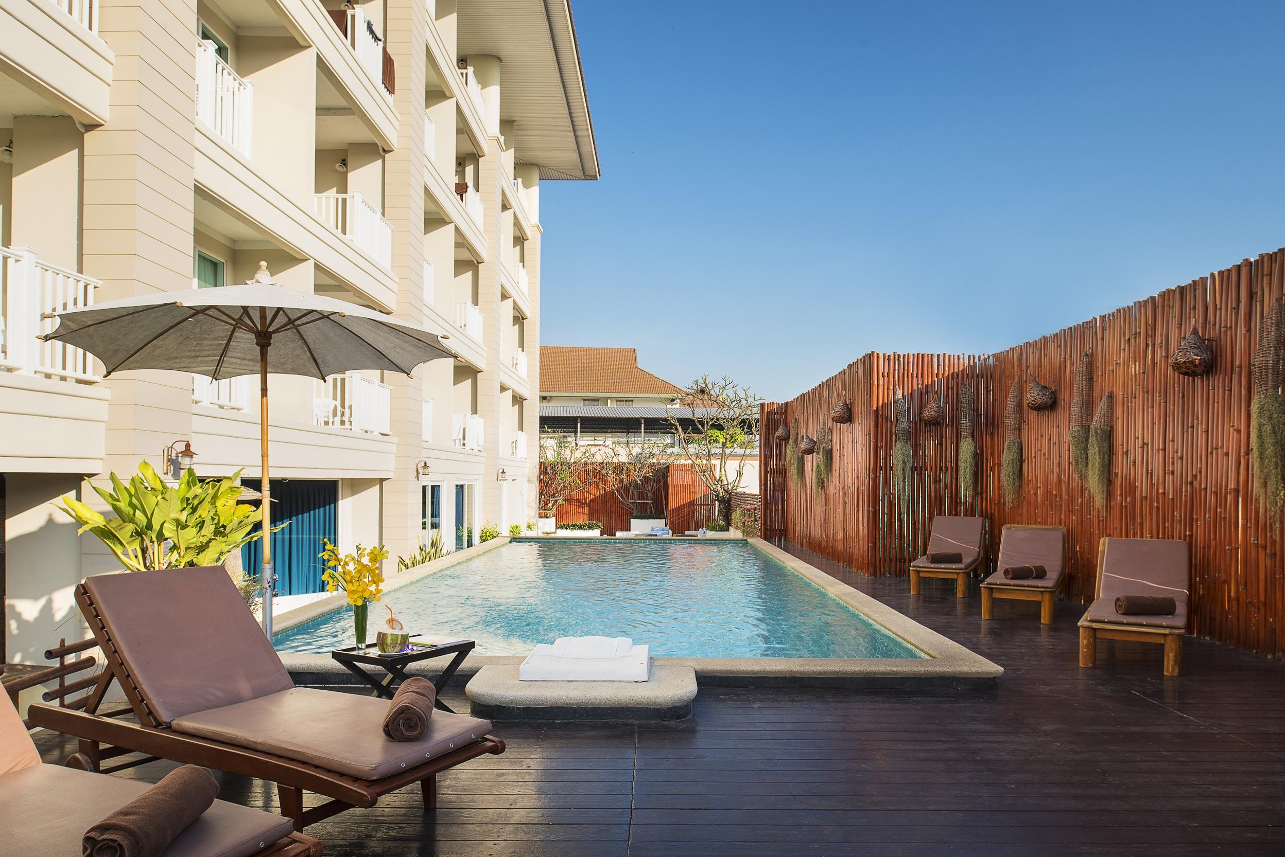 51 Fashion Hotel Hua Hin Bagian luar foto