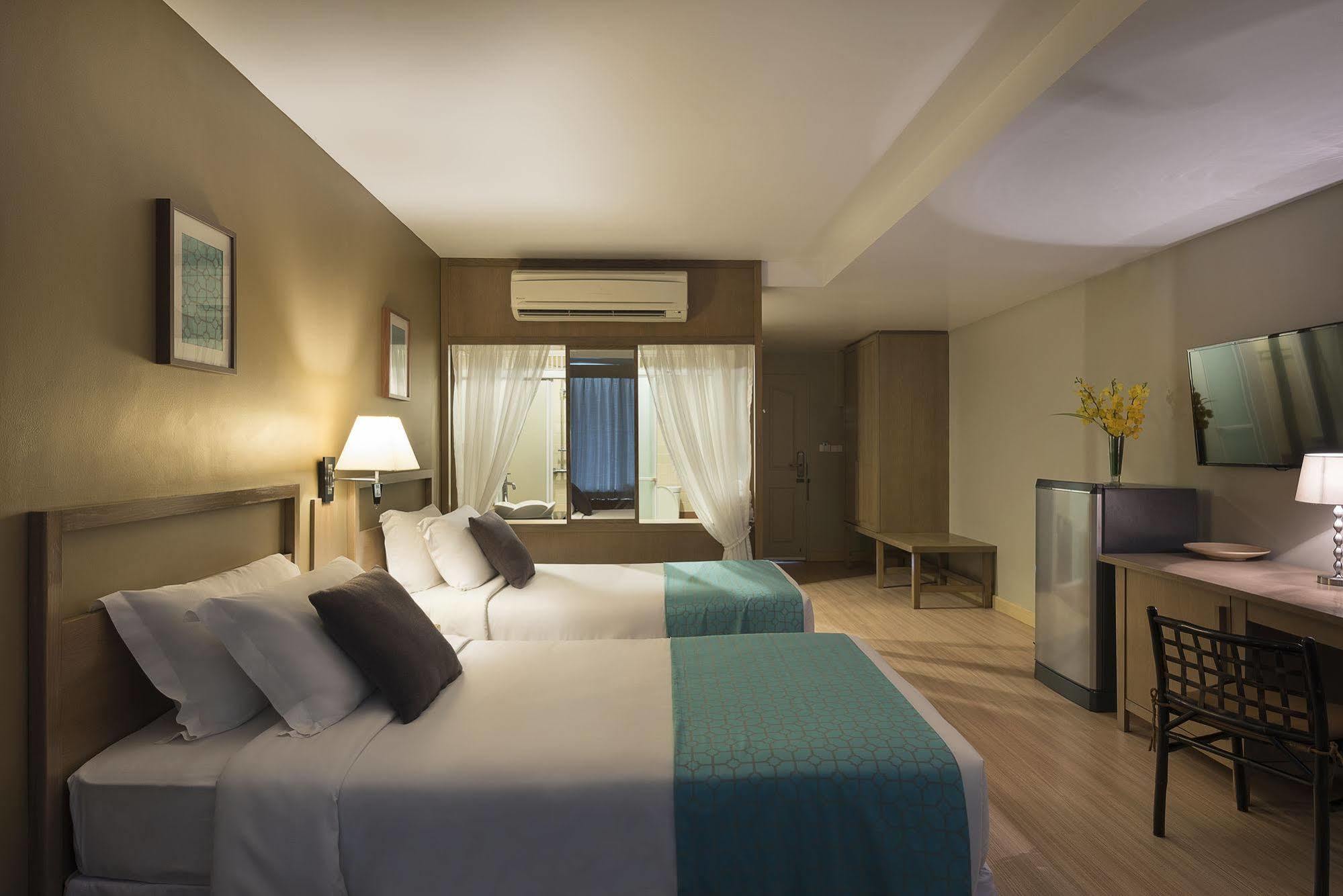 51 Fashion Hotel Hua Hin Bagian luar foto