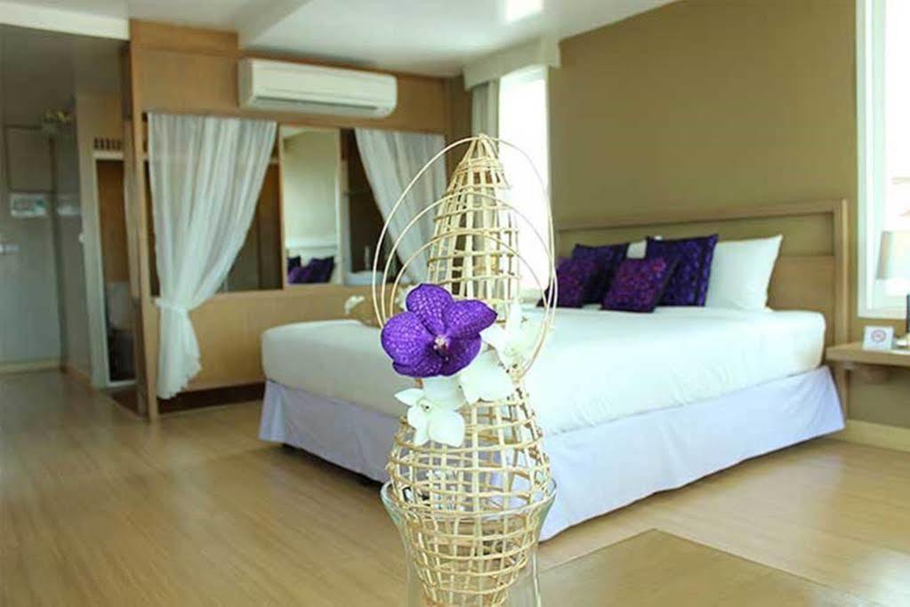 51 Fashion Hotel Hua Hin Bagian luar foto